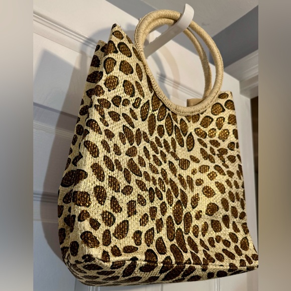 Avon Leopard Print Tote Bag, Body - 100% Paper, Lining - 100% Polyester NWOT - Picture 2 of 13